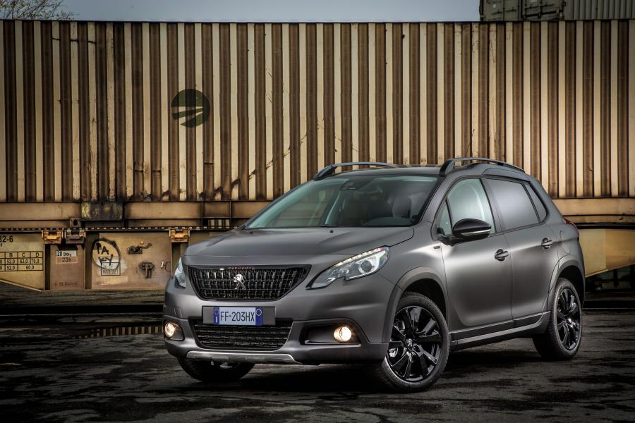  Peugeot 2008 Black Matt 2017 года  (фото 2 из 32)
